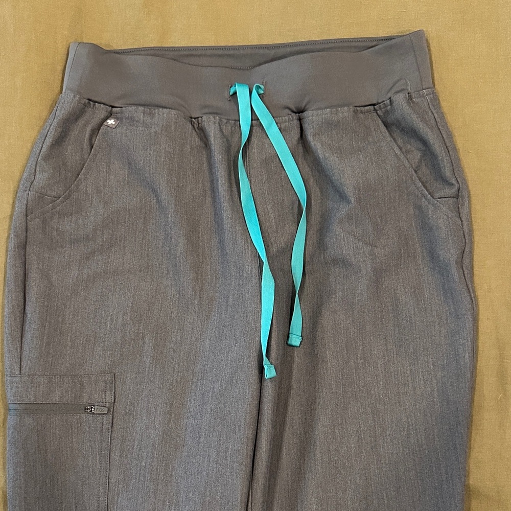 FIGS Grey Zamora Joggers